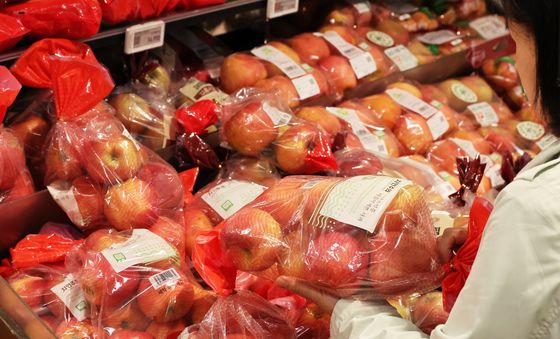 가을장마 탓에 급등한 사과값, 11월에도 소폭 오를 듯