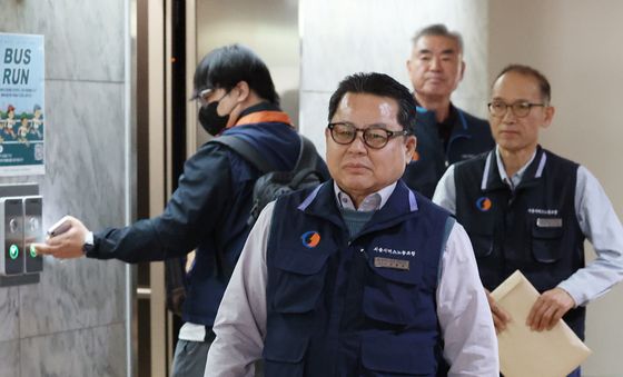 노사교섭 입장하는 서울시내버스 노조