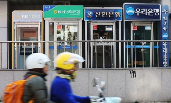 최대 이익에도 4대 금융지주 건전성 역대 최악