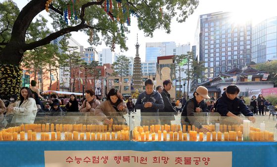 기원초 공양하는 학부모들