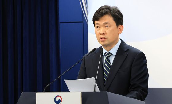 브리핑하는 윤민호 통일부 대변인