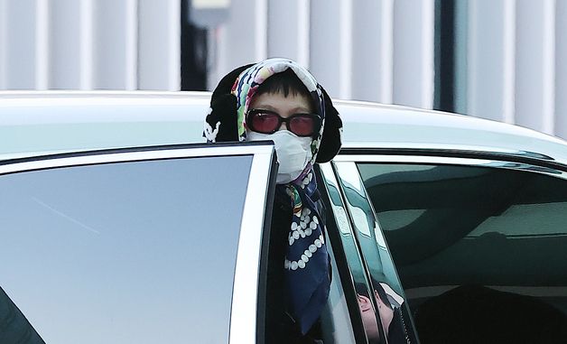 지드래곤 '빼꼼'