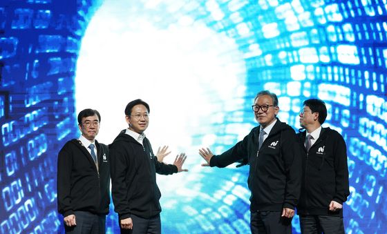 AI 해킹방어대회 찾은 배경훈 부총리