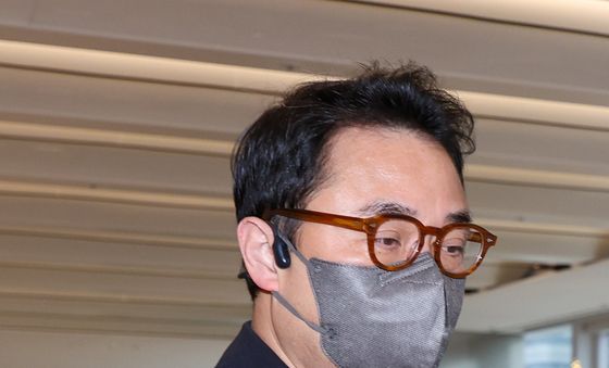 참고인 신분 출석하는 김건희 오빠 김진우 씨