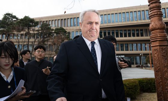 사퇴 입장 표명 기자회견 마친 인요한 의원