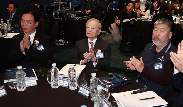 박수치는 노·사·정