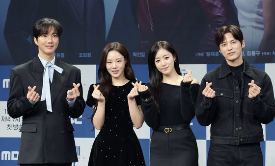 '첫 번째 남자' 사랑해 주세요