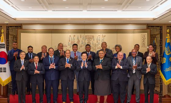 태평양도서국 외교장관 단체 접견하는 이재명 대통령
