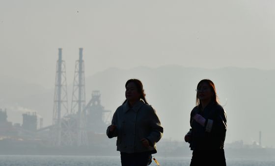 희뿌연 오후 속으로