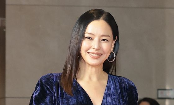 이하늬, 사랑스러운 인사