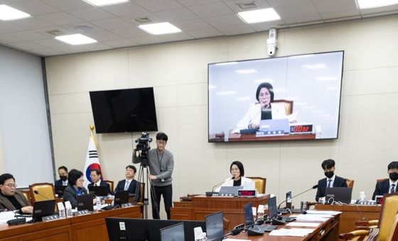 '허위조작정보 유포 최대 5배 손배' 개정안 여당 주도로 과방위 통과