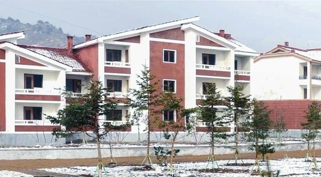 北, 만포시 건하농장에 새 살림집 건설…"인민들의 넘치는 웃음소리"