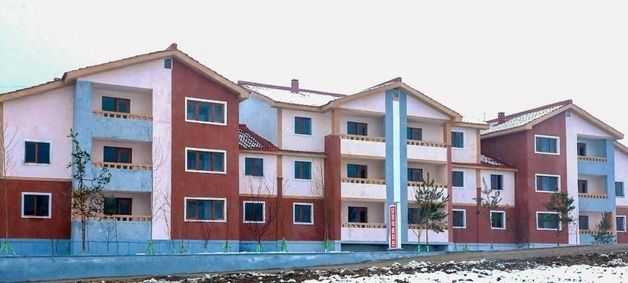 北, 만포시 건하농장에 새 살림집 건설…"인민들의 넘치는 웃음소리"