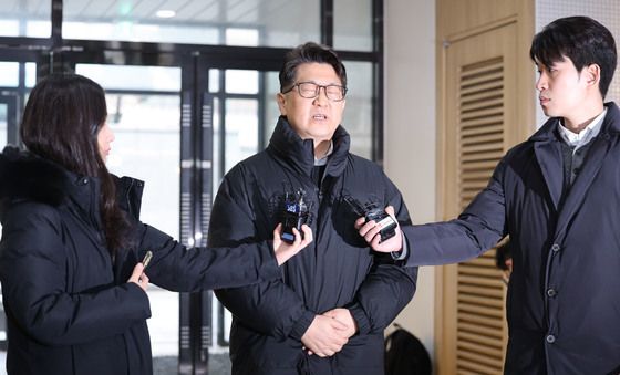 '쿠팡 불기소 외압' 폭로 문지석 검사 특검 출석