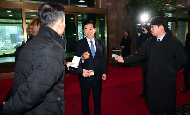 입장 밝히는 정동영 통일부 장관