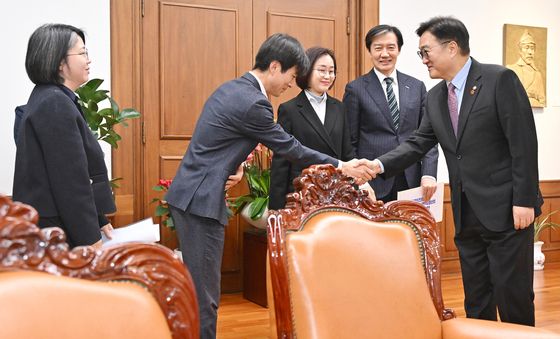우원식 국회의장 개혁진보 4당 대표 맞이
