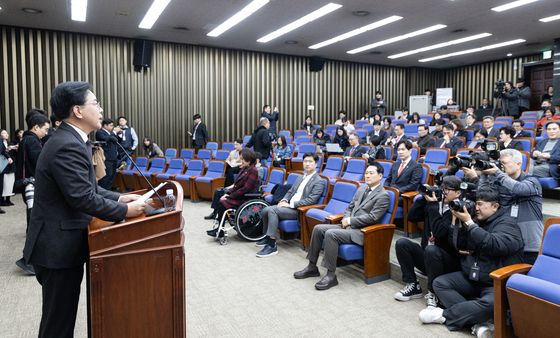 발언하는 송언석 원내대표