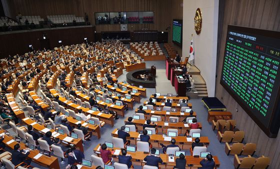 필리버스터 뚫고 통과되는 가맹사업 공정화법