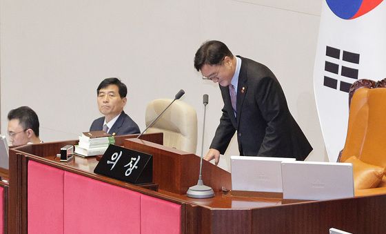 인사하는 곽규택