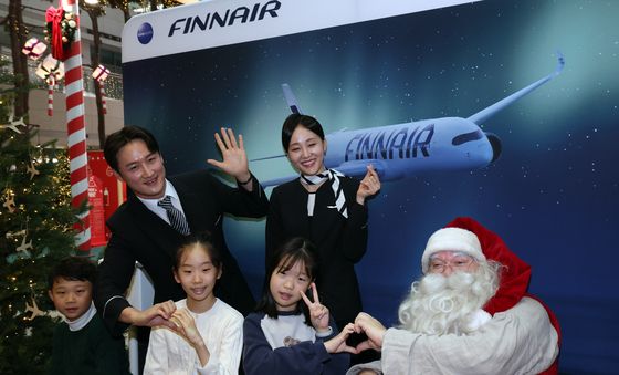 핀에어, '산타의 공식 항공사'로 산타 방한 행사 개최