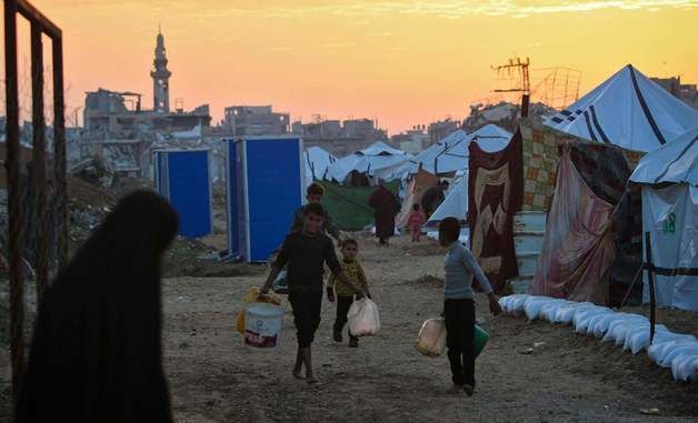 [포토] 물 길으러 가는 팔레스타인 어린이들