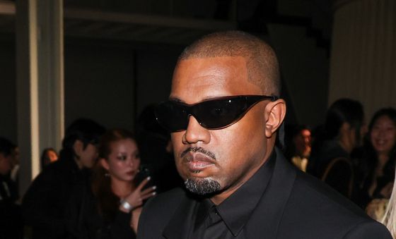 아내 비앙카 전시 위해 방한한 칸예 웨스트