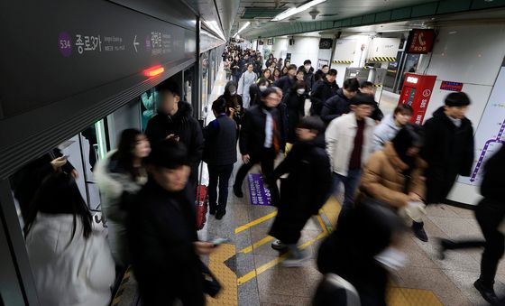 서울교통공사 노사 협상 극적 타결에 출근길 정상화