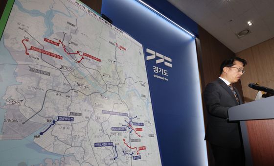 제2차 도시철도망 구축계획 관련 브리핑 하는 김대순 행정2부지사