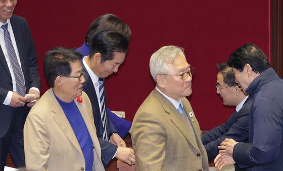 무제하토론 종결 투표하는 정청래