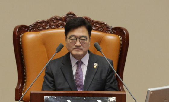 필리버스터 돌입한 이헌승 의원