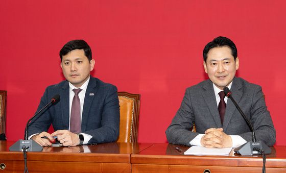 인사말하는 장동혁 대표