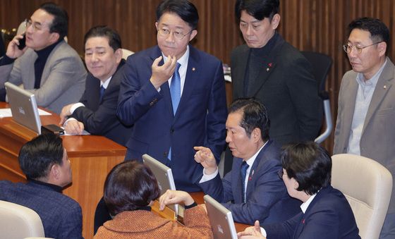 현안 논의하는 정청래 대표
