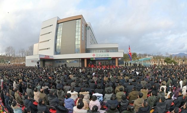 북한 구성시 병원 준공…"올해 보건혁명의 큰 성과"