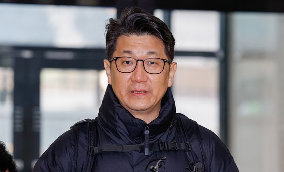 두 번째 참고인 조사 출석하는 문지석 부장검사