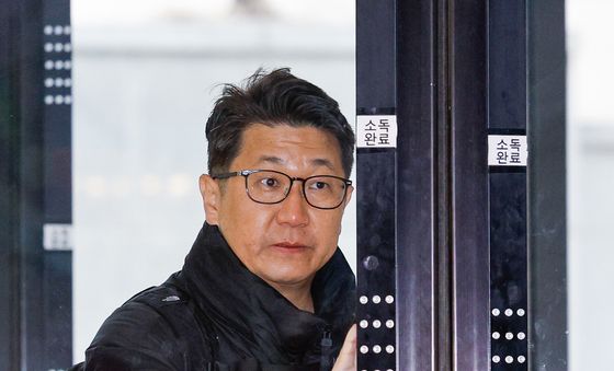 상설특검 조사 출석하는 문지석 부장검사