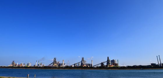 푸른 하늘과 만난 포스코 포항제철소