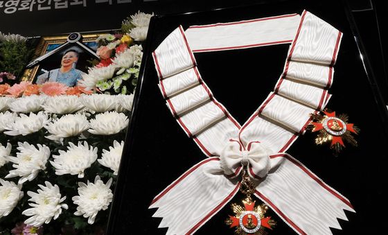 금관문화훈장 추서 받은 고 김지미 배우