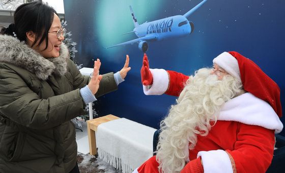 산타클로스의 한국 방문을 환영합니다
