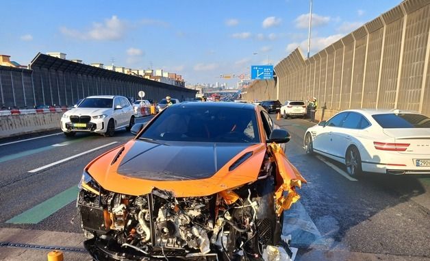 인천대로서 '중앙선 침범' 람보르기니 4중 추돌