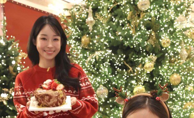 신세계백화점, 스위트파크서 '크리스마스 시즌 한정 케이크' 선봬