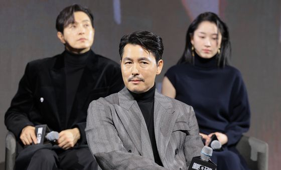 가족 관계 변동 질문 듣는 정우성