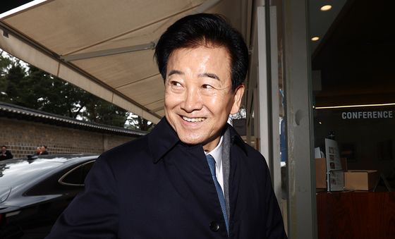 남북관계발전위원회 민간위원 간담회 참석하는 정동영 장관