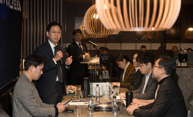 기자간담회하는 배경훈 부총리