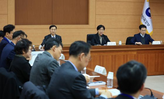 국민연금기금운용위원회의 주재하는 정은경 장관