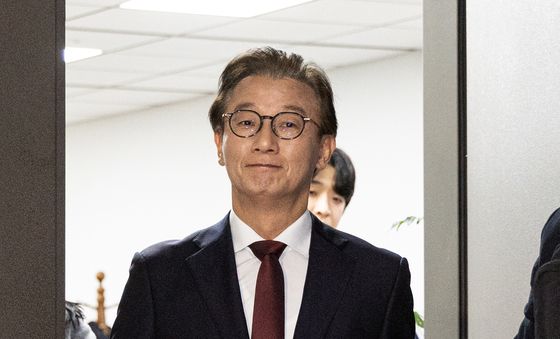 의원실 나서는 전재수