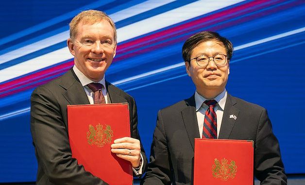 한·영 FTA 개선협상 타결 서명식
