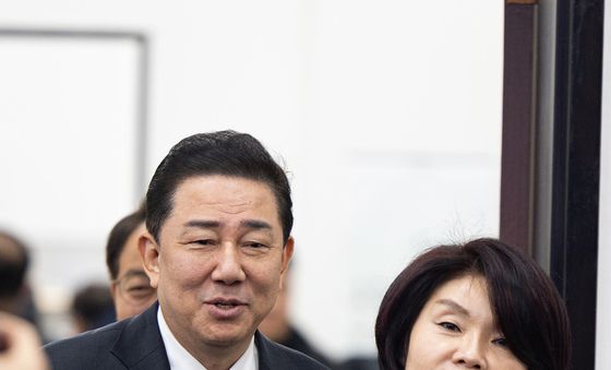 원내대책회의 참석하는 민주 원내지도부