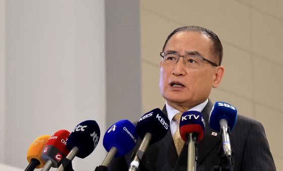 미국 출국전 발언하는 위성락 실장