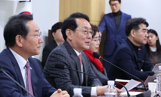 인사말하는 김도읍