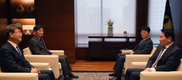 대한상의·경사노위, 간담회 개최